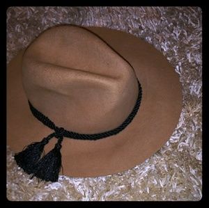 Womans wool hat